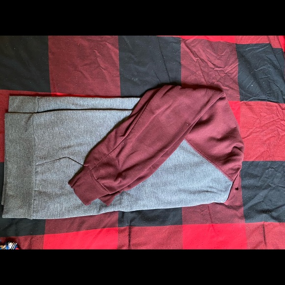 Sweaters - Picture 3 of 3